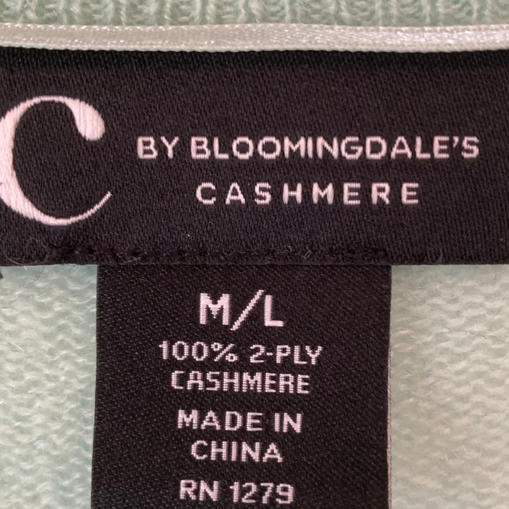 C by Bloomingdale's Ombre V-Neck 100% 2 ply Cashmere Sweater - Mint, Cream, Navy - Picture 2 of 7